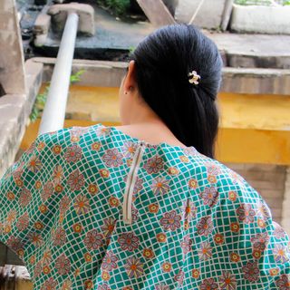 Đầm caro hoa xanh