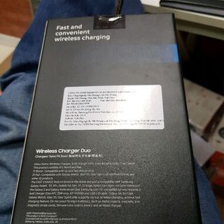 cần bán sạc đôi không dây ss mới nguyên seal 100