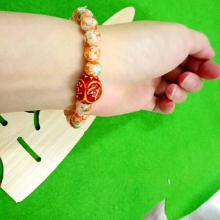 Chuỗi đeo tay phong thủy hạt đá giá sỉ 15k 1 chuỗi