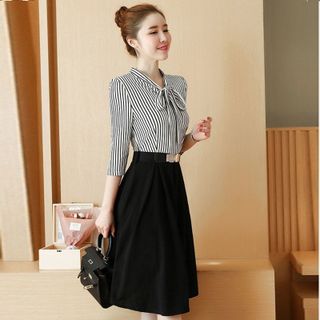 Đầm Xòe Công Sở Sọc Đen Thắt Nơ