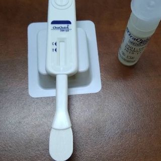 QUE TEST HIV ORAQUICK DỊCH MIỆNG DO CHÍNH PHỦ MỸ TRỢ GIÁ