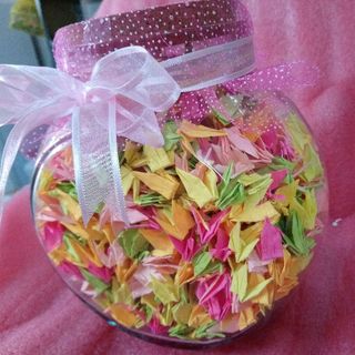 hũ thủy tinh 1000 con hạc giấy hàng y hình nhe các bạn chỉ 540k z a l o 0 9 8 72 1 79 5 2