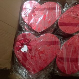 Hộp đựng quà valentine hot nhất 2019