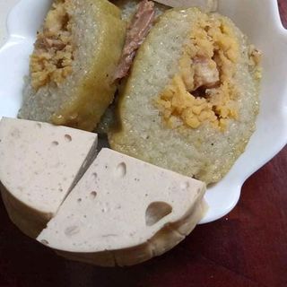 Bánh tét đậu nhân thịt