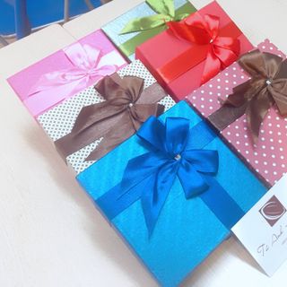 Buôn hộp đựng quà giá rẻ