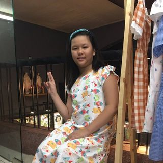 Đầm suông trắng hình đàn cá nhiều màu bơi cho bé gái HIKARI-9