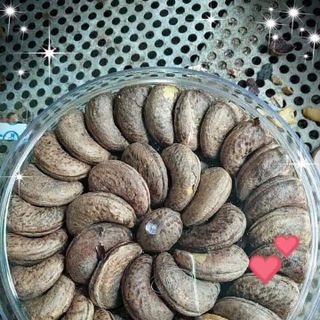 Hạt điều rang muối còn vỏ nguyện hạt