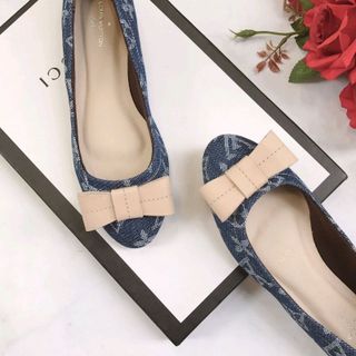 Giày búp bê đế bệt mũi tròn đính nơ