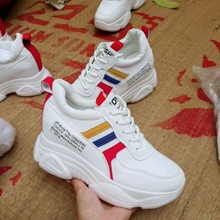 Giày nâng đế nữ