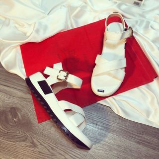 Giày sandal
