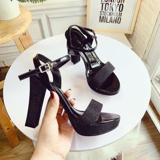 Giày sandal cao gót trụ