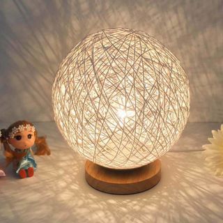 Đèn phòng ngủ đèn trang trí bằng mây đế gỗ tròn tiện lợi đường kính 20cm