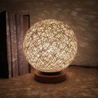 Đèn phòng ngủ đèn trang trí bằng mây đế gỗ tròn tiện lợi đường kính 20cm