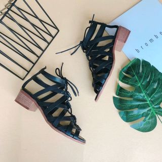 Giày sandal chiến binh