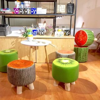 Ghế đôn hoa quả bọc nỉ chân gỗ tiện lợi cho gia đình