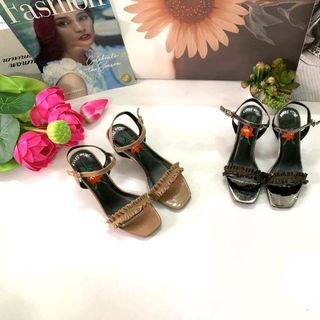 Giày sandal gót MK trong suốt mũi nhún bèo trẻ trung