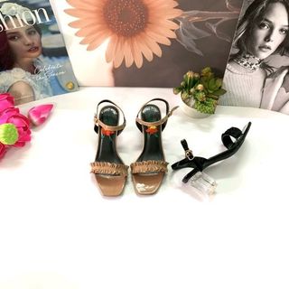 Giày sandal gót MK trong suốt mũi nhún bèo trẻ trung