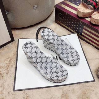 Dép xuồng nữ