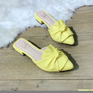 Dép sục nơ