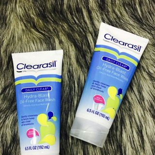 Sữa rửa mặt trị mụn Clearasil Hydra-Blast Oil-Free Face Wash Mỹ