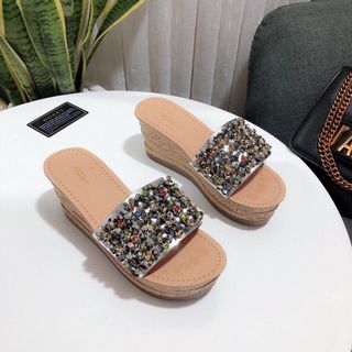 Dép cuồng quai ngang đá
