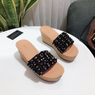 Dép cuồng quai ngang đá