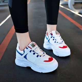 giày thể thao độn đế sóng