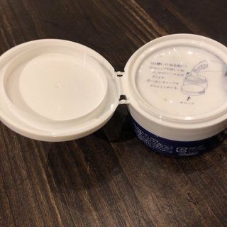 Kem trị nứt gót chai sạn chân tay nhật