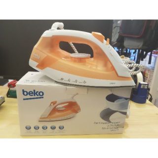Bàn ủi hơi nước Beko SIM3117