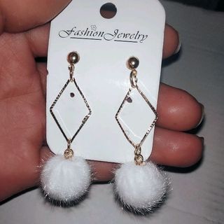 bông tai thoi cục bông dễ thương mạ bạc S925