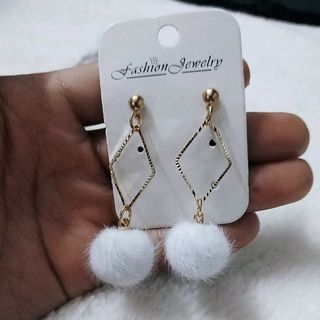 bông tai thoi cục bông dễ thương mạ bạc S925