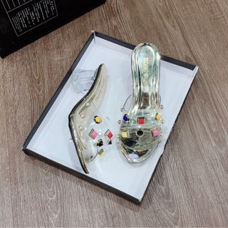 Dép gót đính phụ kiên