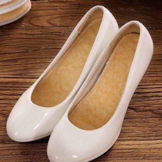 2 MIẾNG LÓT GIÀY BẰNG LÔNG CỪU ÊM CHÂN CỰC THÍCH