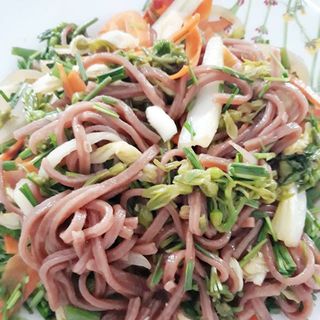 PHỞ VÀ HỦ TIẾU GẠO LỨT ĐỎ