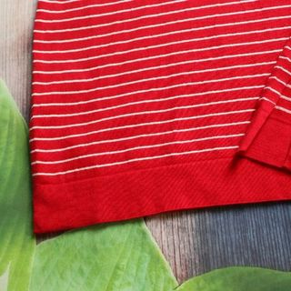 Đầm len dệt kim cổ V sát nách - DW001