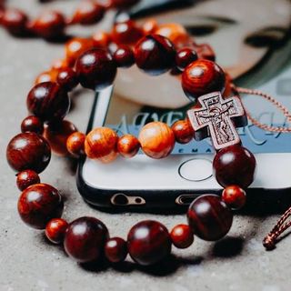 Vòng mân côi gỗ Sưa