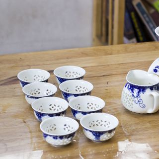 Bộ trà thấu quang Hoa Xuân độc đáo