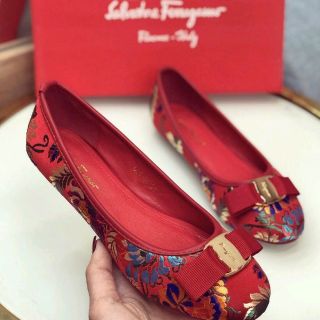 Giày búp bê lụa thêu hoa cực xinh