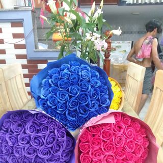 Hoa hồng sáp thơm bó 99 bông