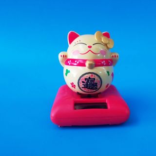 Mèo thần tài trứng vàng pin năng lượng mặt trời cao 8cm