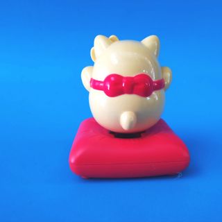 Mèo thần tài trứng vàng pin năng lượng mặt trời cao 8cm