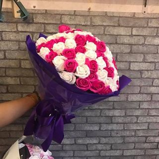 Hoa hồng sáp thơm bó 66 bông