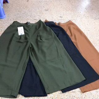 Quần ống rộng chất vải luạ
