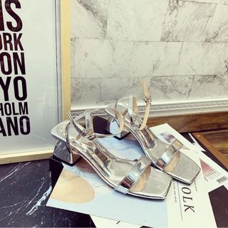Giày sandal got vuông