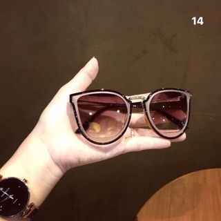 Mắt kinh viền xinh