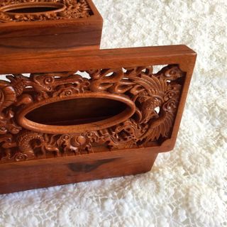 Hộp đựng khăn giấy bằng gỗ hương 100