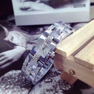 Đồng hồ giá rẻ