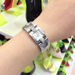 Đồng hồ giá rẻ