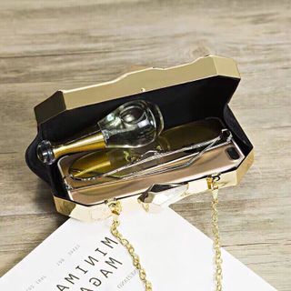Vi du tiệc 3D