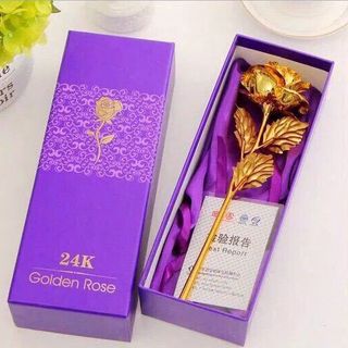 HỘP QUÀ TẶNG HOA HỒNG VÀNG CÓ ĐẾ LOVE CÓ GIỎ XÁCH SIÊU SANG
